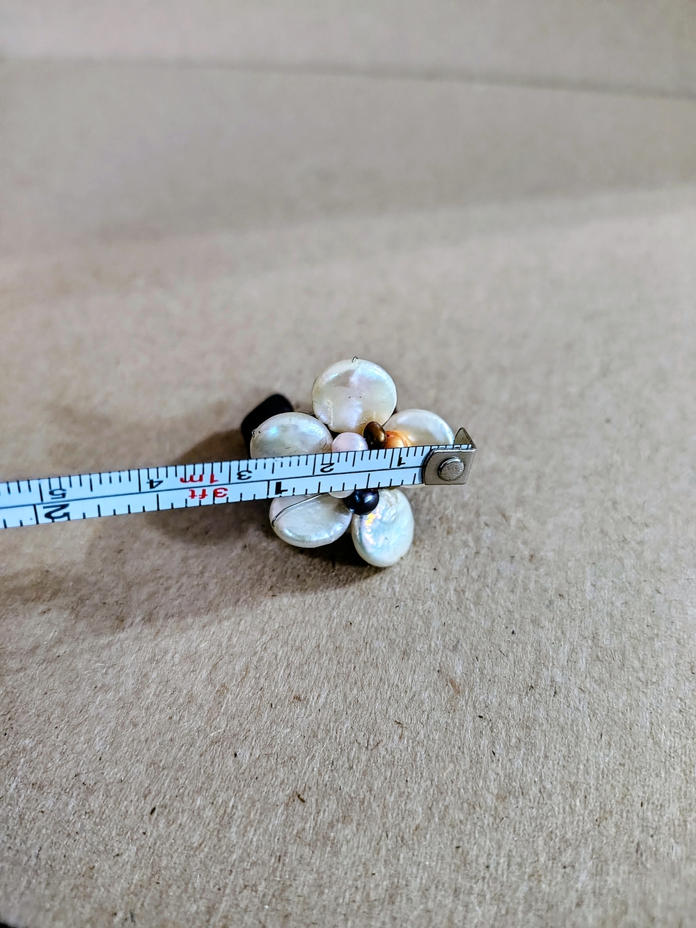 Mother-of-Pearl Flower Ring with Multicolor Bead Center And Leather Band - Picture 3 of 3